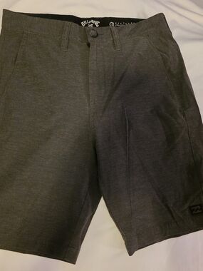 Billabong Men's Charcoal Gray Flat Front Shorts Size 28